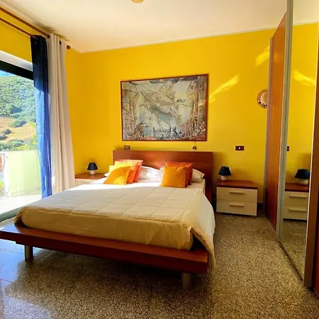 Mariposa Apartment *