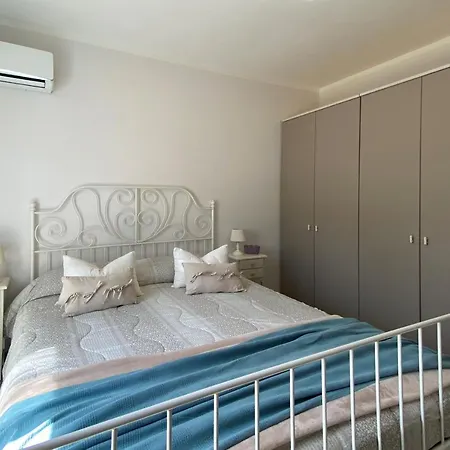 Mariposa Apartment